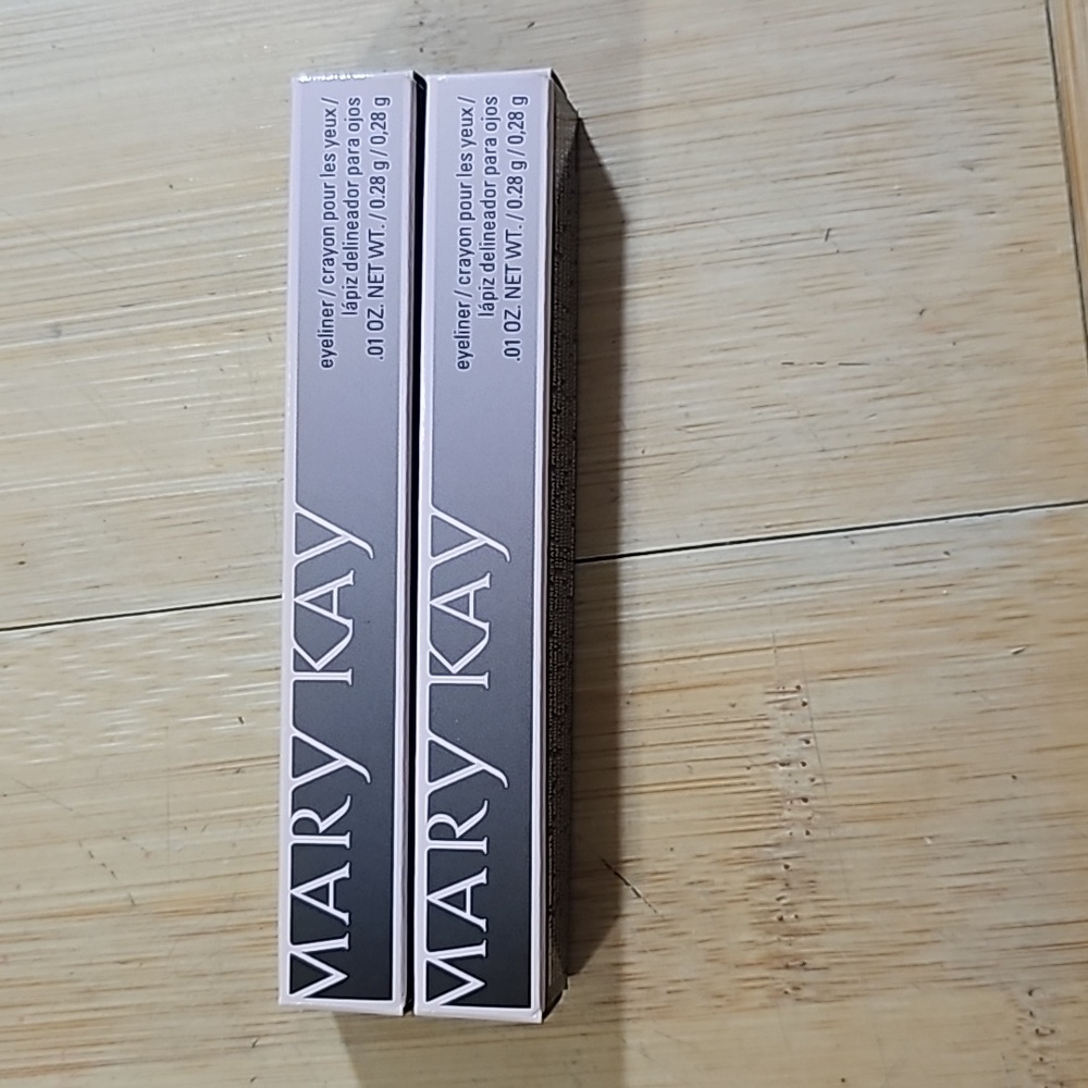 Black eye liner
